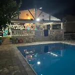 Andromaches Family Balcony * אכיליון